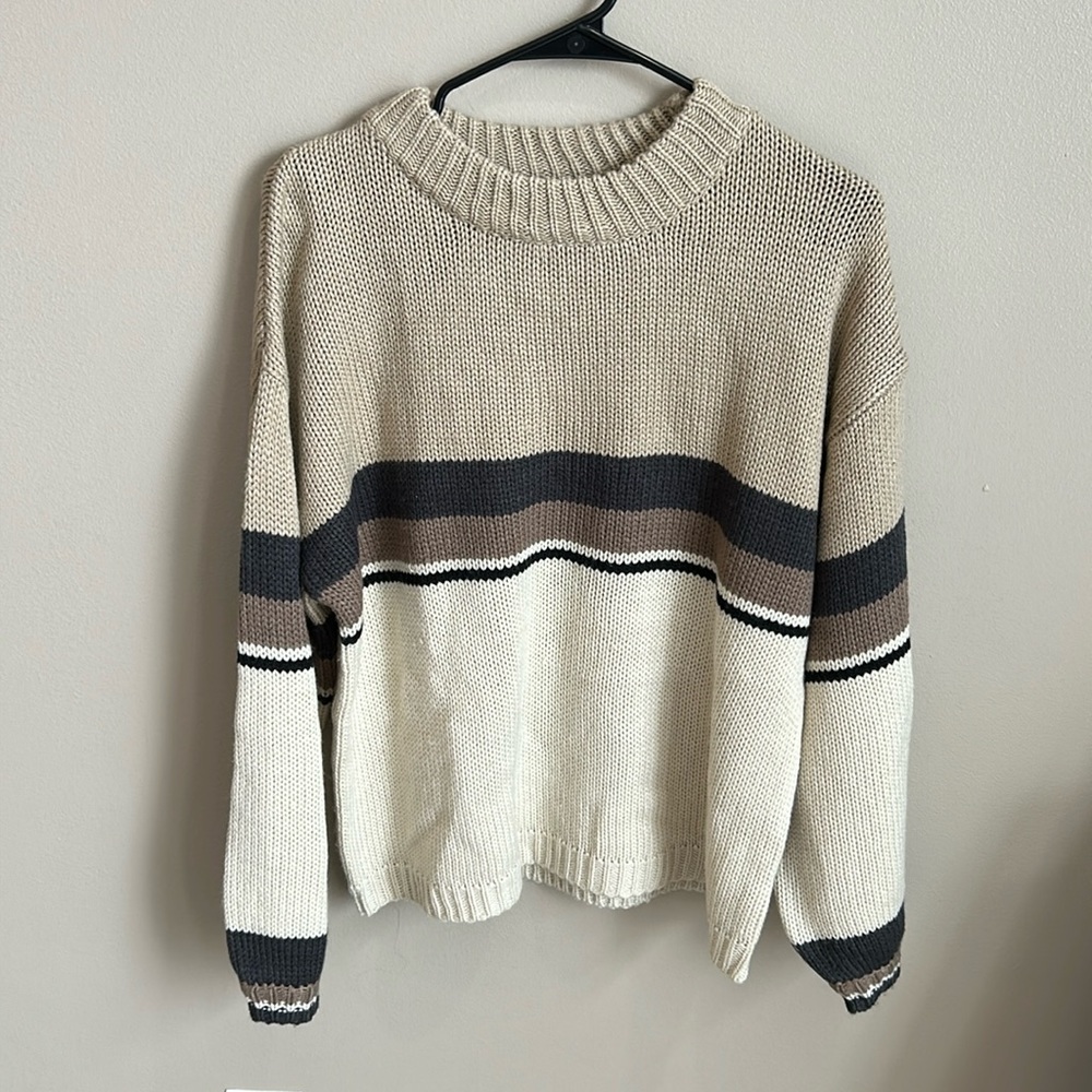 (S) BKE tan and brown sweater